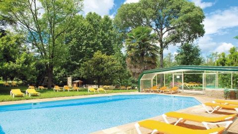 Hôtel avec piscine en sud Ardèche Les Cèdres